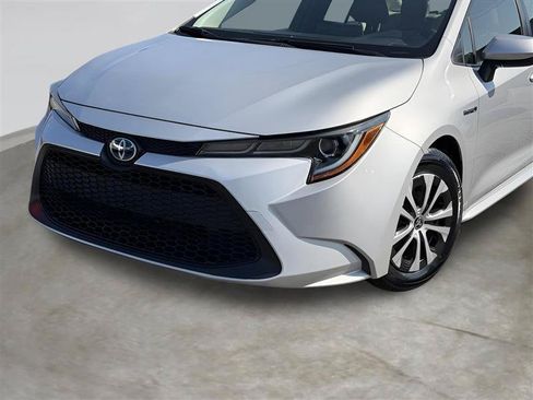 Used 2021 Toyota Corolla LE FWD image 6