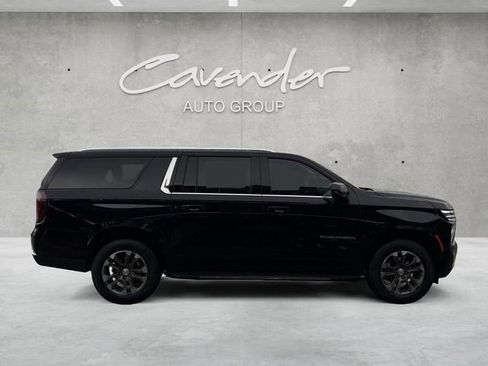 Certified 2025 Chevrolet Suburban LS image 17