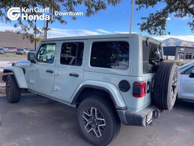 Used 2024 Jeep Wrangler Unlimited Sahara w/ Technology Group AWD/4WD image 1
