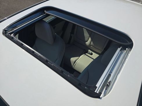 Certified 2022 Mercedes-Benz C 300 4MATIC Sedan image 3