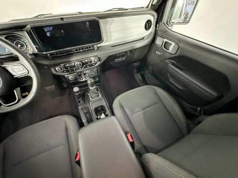 Used 2024 Jeep Wrangler Sport AWD/4WD image 11