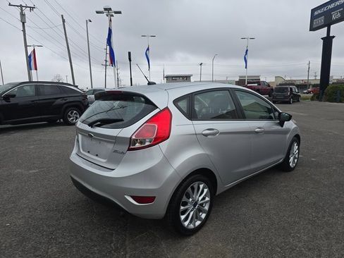 Used 2014 Ford Fiesta SE w/ Equipment Group 201A image 5