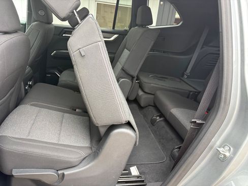 Used 2025 GMC Acadia Elevation AWD/4WD image 33
