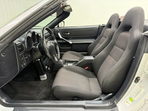 Used 2003 Toyota MR2 w/ Preferred Accessory Pkg RWD image 26
