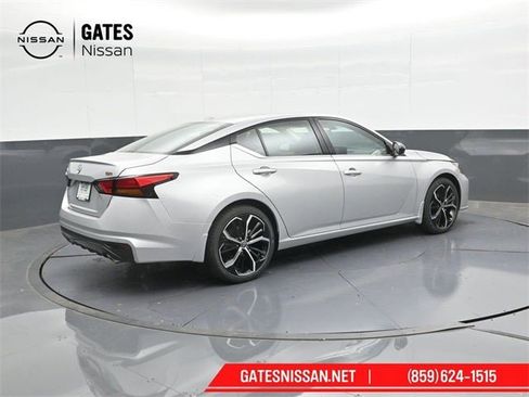 New 2025 Nissan Altima 2.5 SR image 2