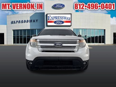 Used 2014 Ford Explorer XLT w/ Equipment Group 202A AWD/4WD image 2