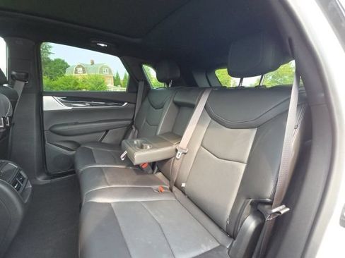 Used 2024 Cadillac XT5 Premium Luxury AWD/4WD image 9