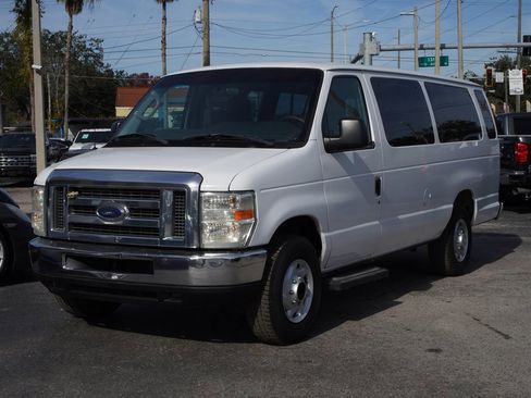 Used 2011 Ford E-350 and Econoline 350 XLT image 6