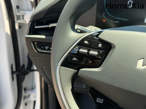 New 2026 Kia Niro LX FWD image 14