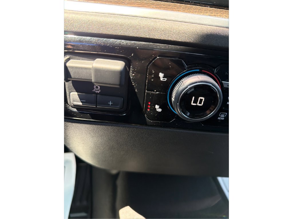 Used 2025 Chevrolet Silverado 1500 LT AWD/4WD image 39
