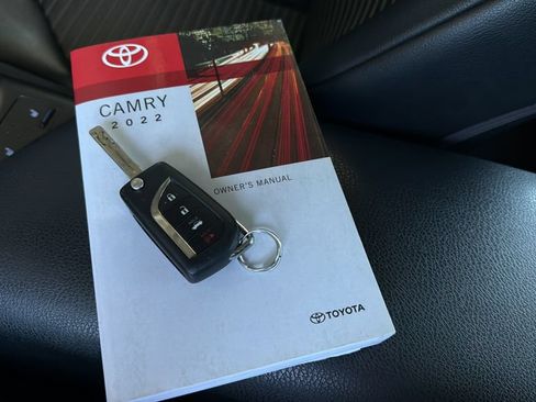 Used 2022 Toyota Camry SE FWD image 28