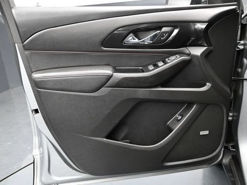 Used 2023 Chevrolet Traverse RS w/ LPO, Floor Liner Package AWD/4WD image 18