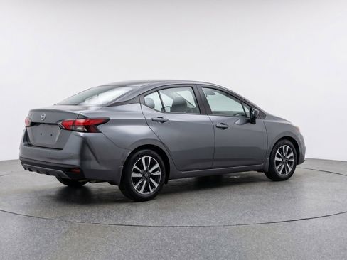 Used 2025 Nissan Versa SV image 9