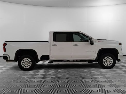 Used 2024 Chevrolet Silverado 2500 LTZ w/ LTZ Convenience Package image 2