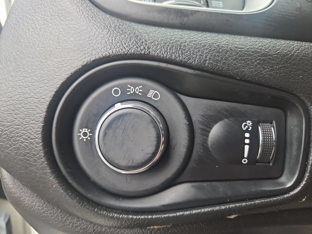 Used 2021 Jeep Renegade Sport w/ Sport Appearance Group AWD/4WD image 18