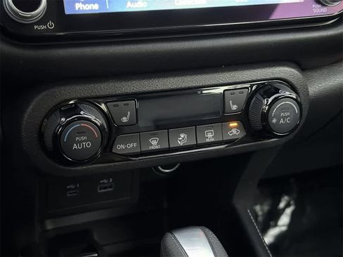 Used 2023 Nissan Kicks SR w/ SR Premium Package image 16
