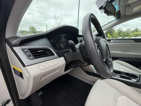 Used 2016 Hyundai Sonata SE FWD image 11