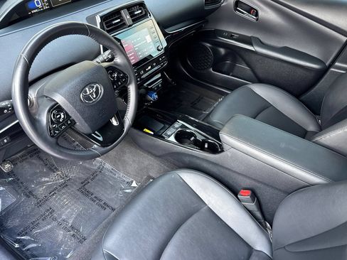 Used 2021 Toyota Prius XLE AWD/4WD image 10