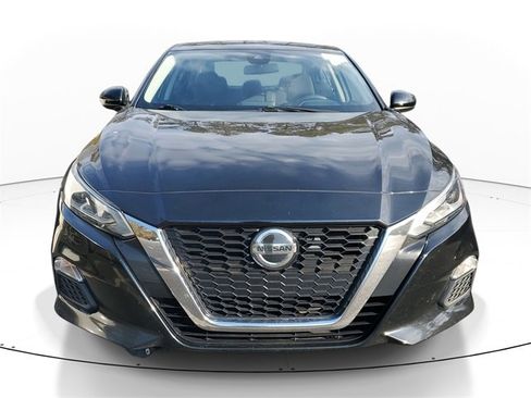 Used 2022 Nissan Altima 2.5 SV image 2