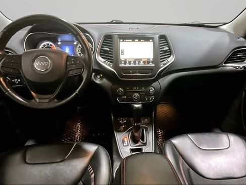 Used 2019 Jeep Cherokee Trailhawk w/ Comfort & Convenience Group image 7