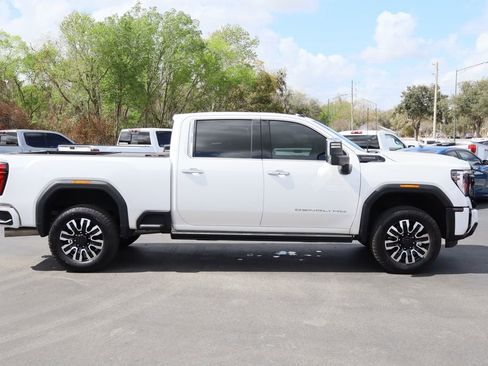Used 2025 GMC Sierra 2500 Denali Ultimate image 9