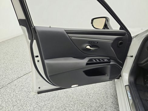 Used 2024 Lexus ES 350 w/ Premium Package FWD image 15