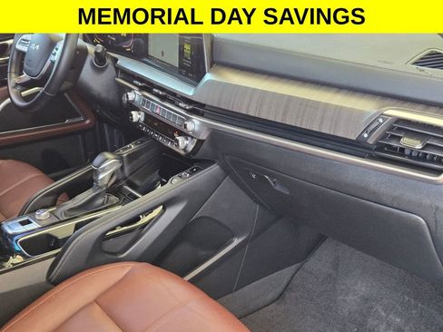Used 2024 Kia Telluride EX w/ EX Captain's Chair Package FWD image 29