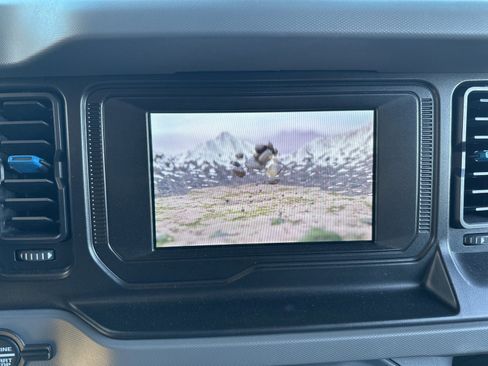 Used 2022 Ford Bronco Black Diamond image 19