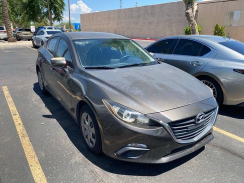Used 2016 MAZDA MAZDA3 i Sport FWD image 2