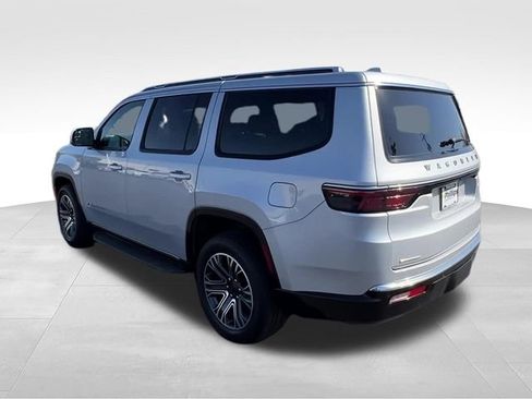 Used 2022 Jeep Wagoneer Series III w/ Flexible Seating Group AWD/4WD image 4