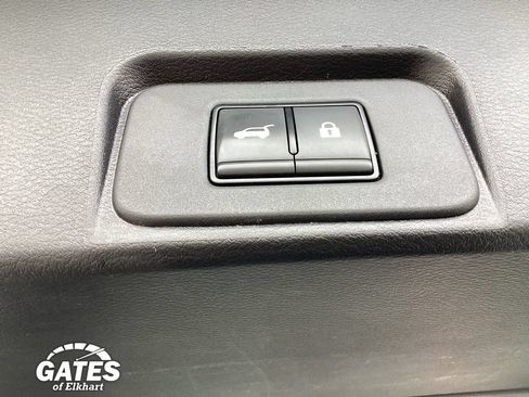 Used 2024 Nissan Rogue SV FWD image 9