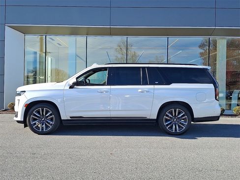 Used 2023 Cadillac Escalade ESV Sport Platinum image 6