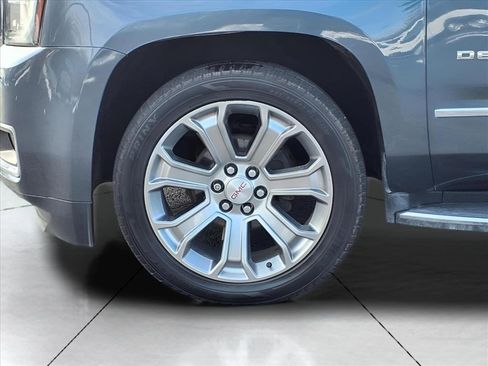 Used 2020 GMC Yukon XL Denali w/ Open Road Package image 21