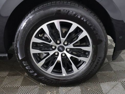 Used 2025 Ford Expedition Max Platinum image 27