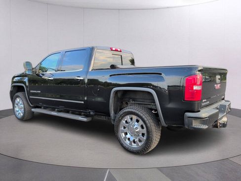 Used 2018 GMC Sierra 2500 Denali AWD/4WD image 5