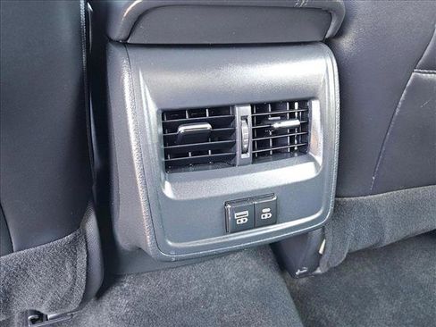 Used 2022 Toyota Avalon XSE image 19