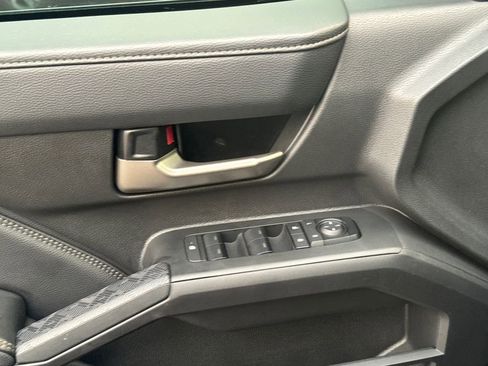 Used 2025 Toyota Tacoma Limited image 39