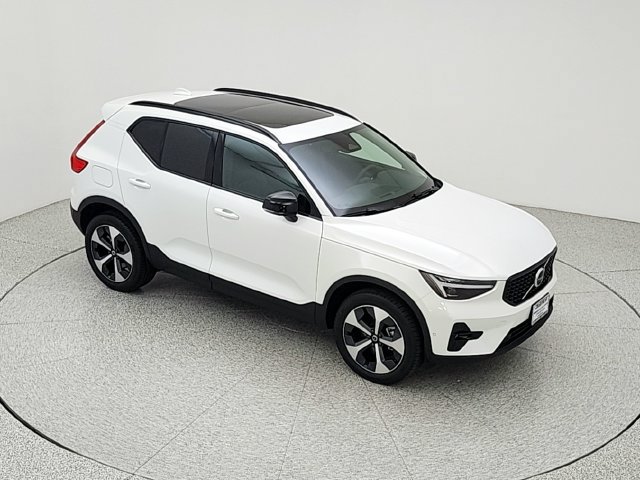 New 2026 Volvo XC40 B5 Plus w/ Protection Package Premier AWD/4WD image 15