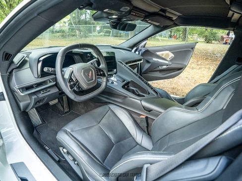 Used 2025 Chevrolet Corvette Stingray Preferred Cpe w/ Z51 Performance Package RWD image 18