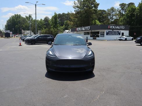 Used 2024 Tesla Model Y Long Range AWD/4WD image 12