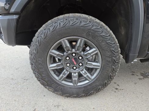 Used 2024 GMC Sierra 1500 AT4X image 7