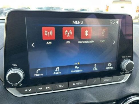 Used 2024 Nissan Sentra SV image 24