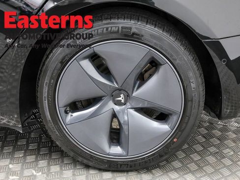 Used 2019 Tesla Model 3 Standard Range image 30