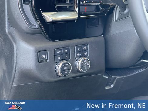 New 2025 GMC Sierra 2500 SLT w/ SLT Premium Package image 6