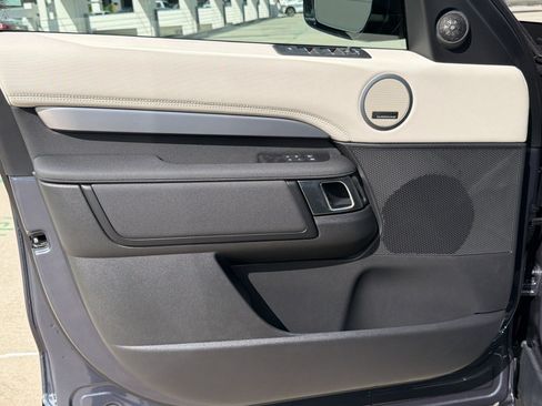 New 2026 Land Rover Discovery Limited Edition AWD/4WD image 14