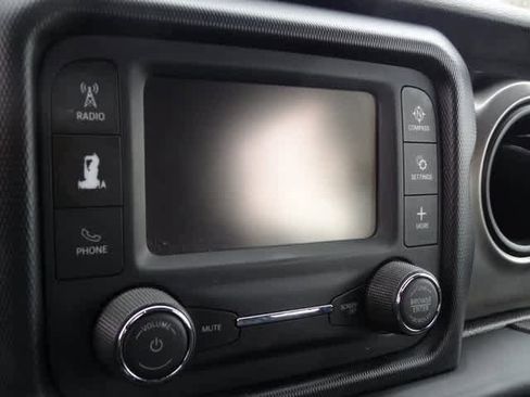 Used 2019 Jeep Wrangler Unlimited Sport image 16