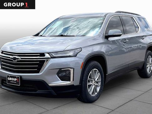 Used 2023 Chevrolet Traverse LT FWD image 1