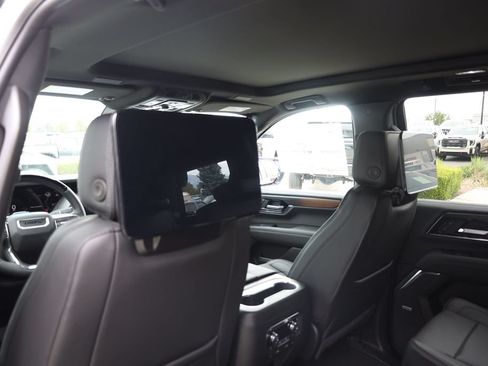 New 2026 GMC Yukon Denali w/ Denali Reserve Package AWD/4WD image 19
