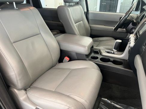 Used 2017 Toyota Sequoia Limited w/ Safety & Convenience Package AWD/4WD image 15