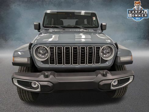 Used 2024 Jeep Wrangler Unlimited Sahara AWD/4WD image 2